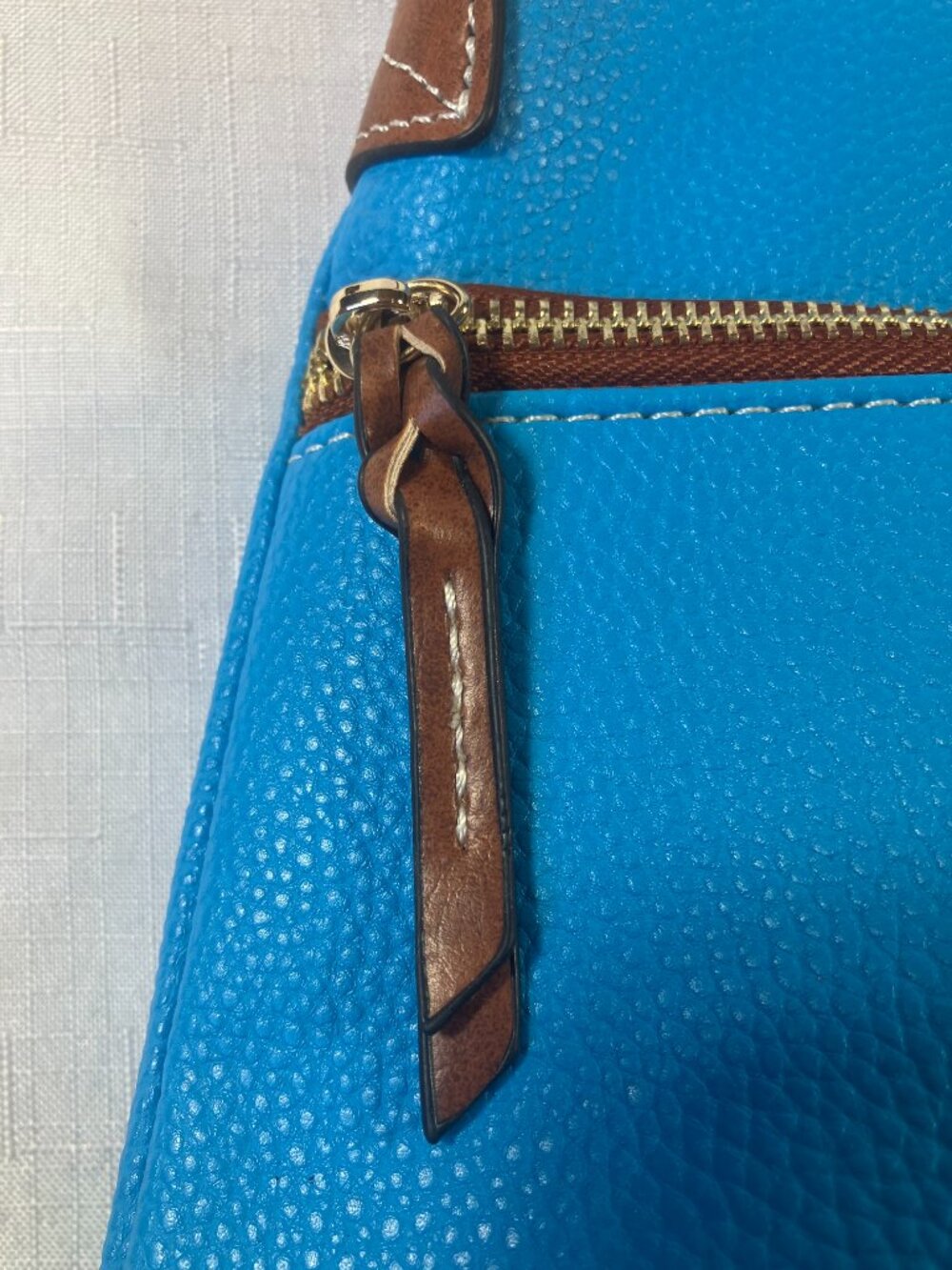 Dooney & Bourke Pebble Leather Cross-Body Bag, Sky Blue, Used Once! - Picture 10 of 10